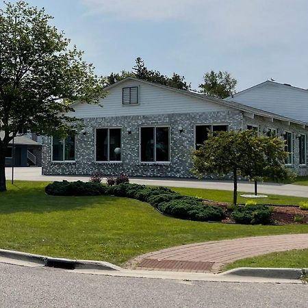 Lighthouse View Motel Mackinaw City Bagian luar foto