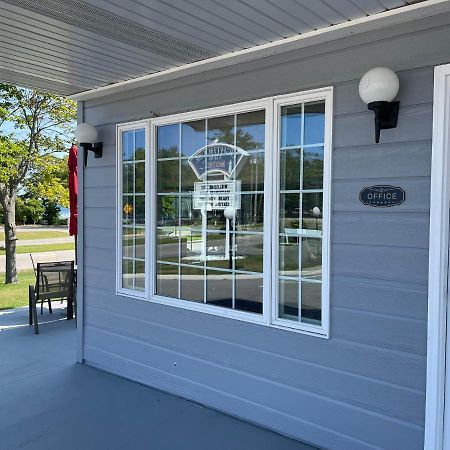 Lighthouse View Motel Mackinaw City Bagian luar foto