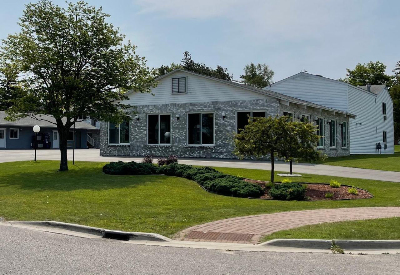 Lighthouse View Motel Mackinaw City Bagian luar foto