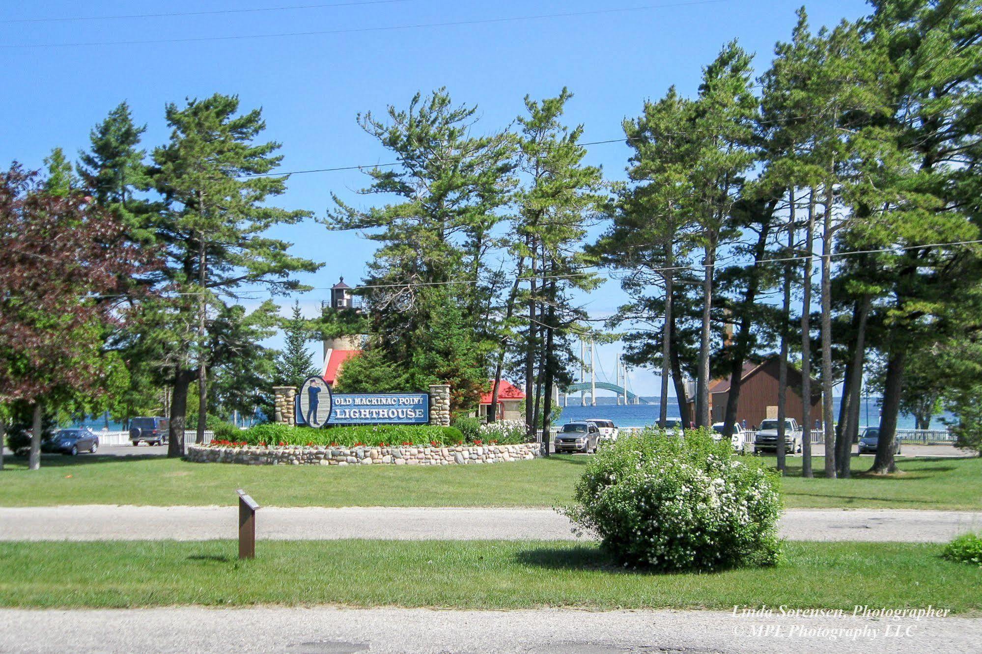 Lighthouse View Motel Mackinaw City Bagian luar foto
