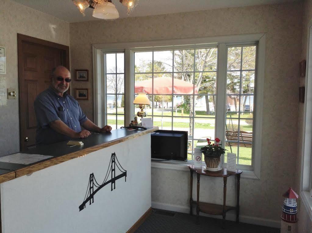 Lighthouse View Motel Mackinaw City Bagian luar foto