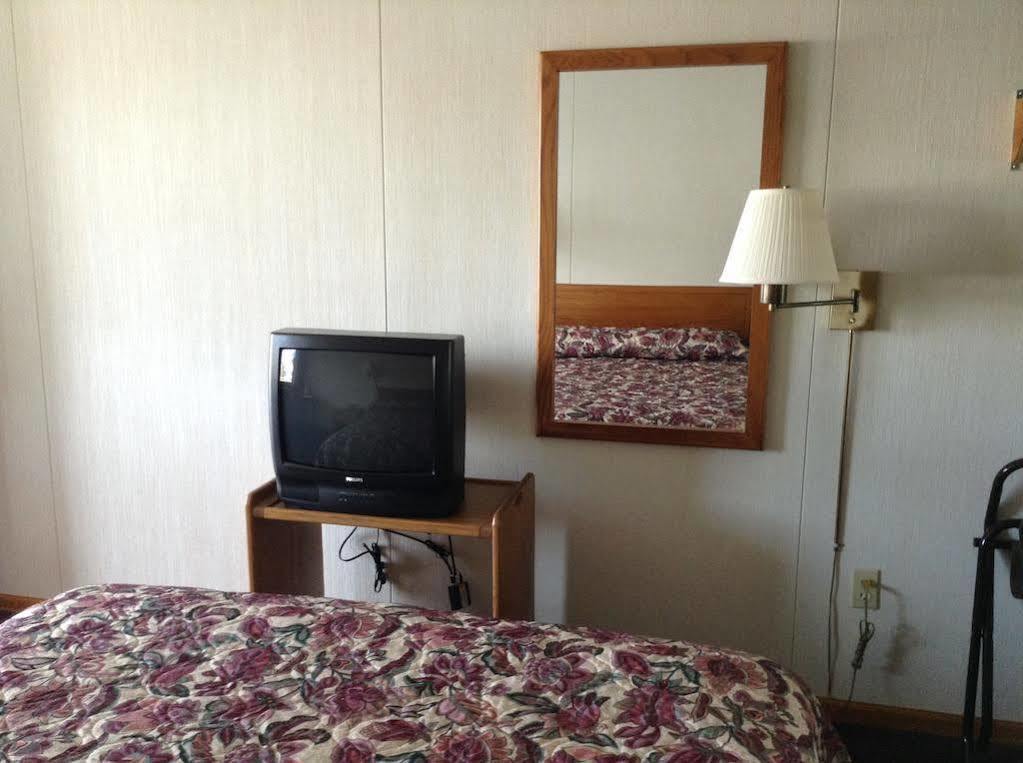 Lighthouse View Motel Mackinaw City Bagian luar foto