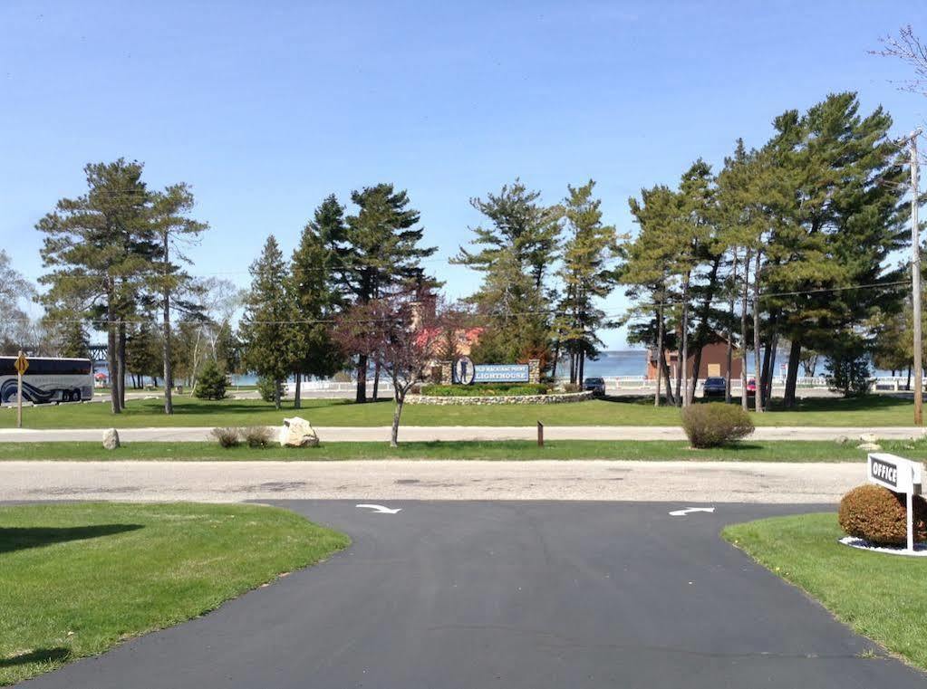 Lighthouse View Motel Mackinaw City Bagian luar foto