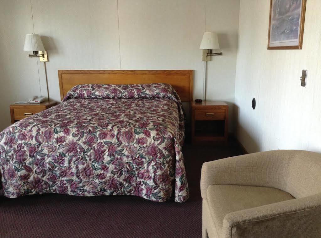 Lighthouse View Motel Mackinaw City Bagian luar foto