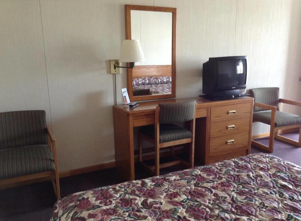 Lighthouse View Motel Mackinaw City Bagian luar foto