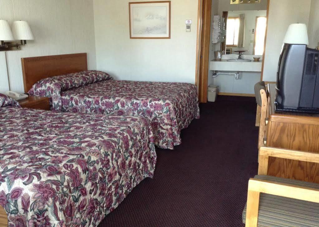 Lighthouse View Motel Mackinaw City Bagian luar foto