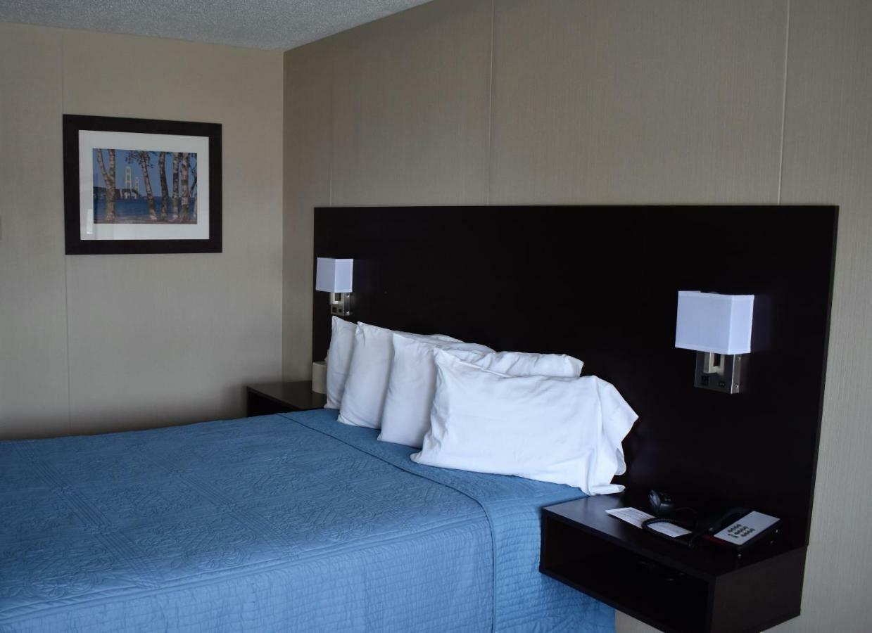 Lighthouse View Motel Mackinaw City Bagian luar foto